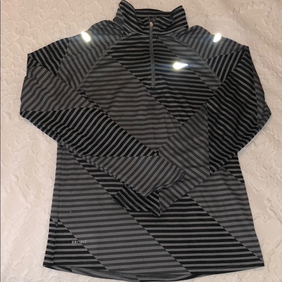 Nike quarter zip jacket - Picture 2 of 2